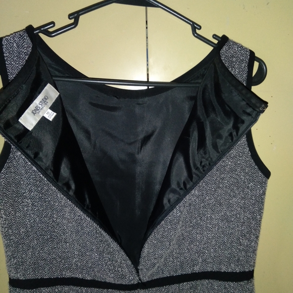 Dress - Picture 4 of 5